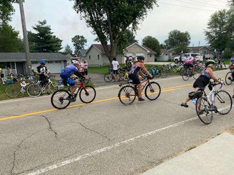 RAGBRAI participants riding into Goose Lake